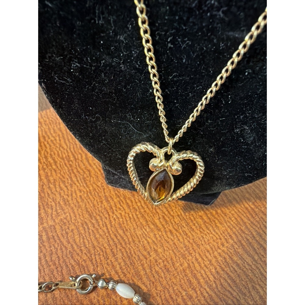 Vintage Avon Jewelry Lot: 4 Necklaces, Ring, Bracelets - Picture 3 of 14
